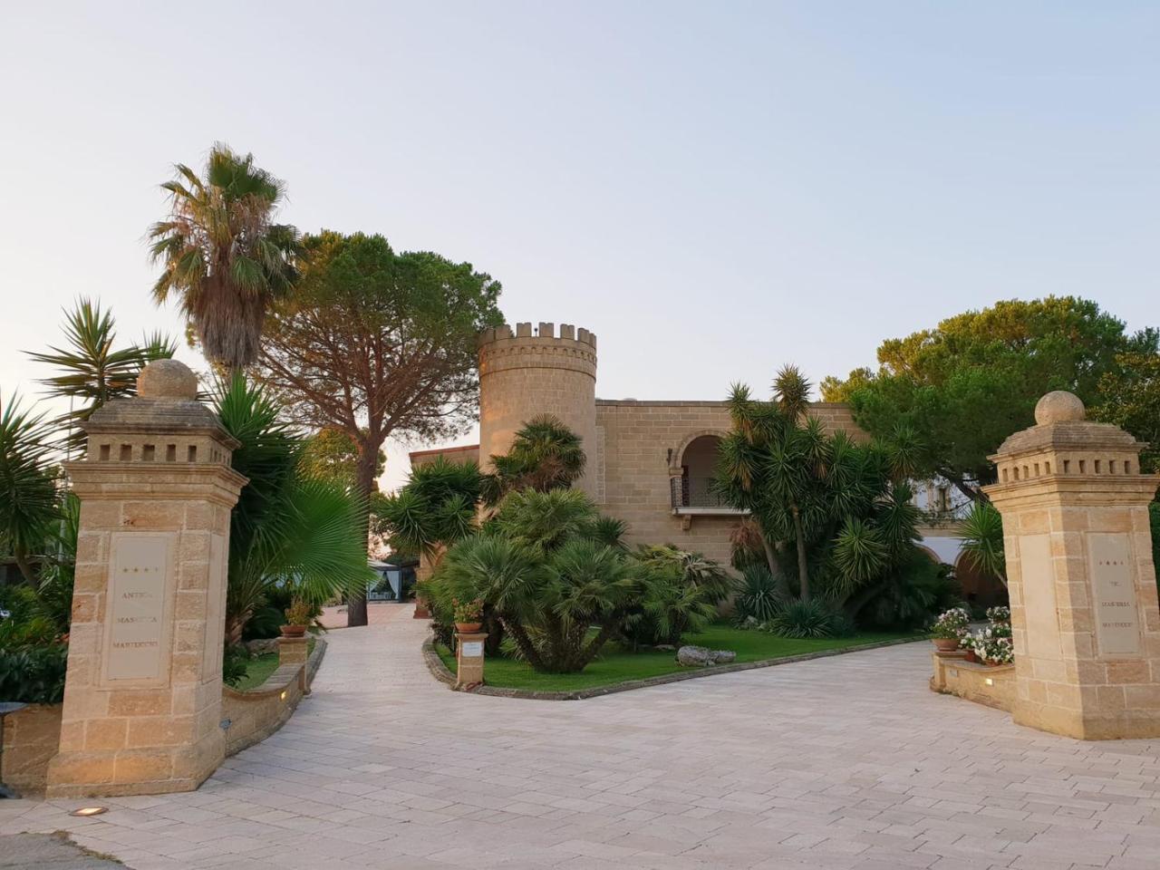 https://antica-masseria-martuccio-hotel-mesagne.hotelmix.co.uk/data/Photos/OriginalPhoto/7424/742489/742489999/Antica-Masseria-Martuccio-Mesagne-Exterior.JPEG